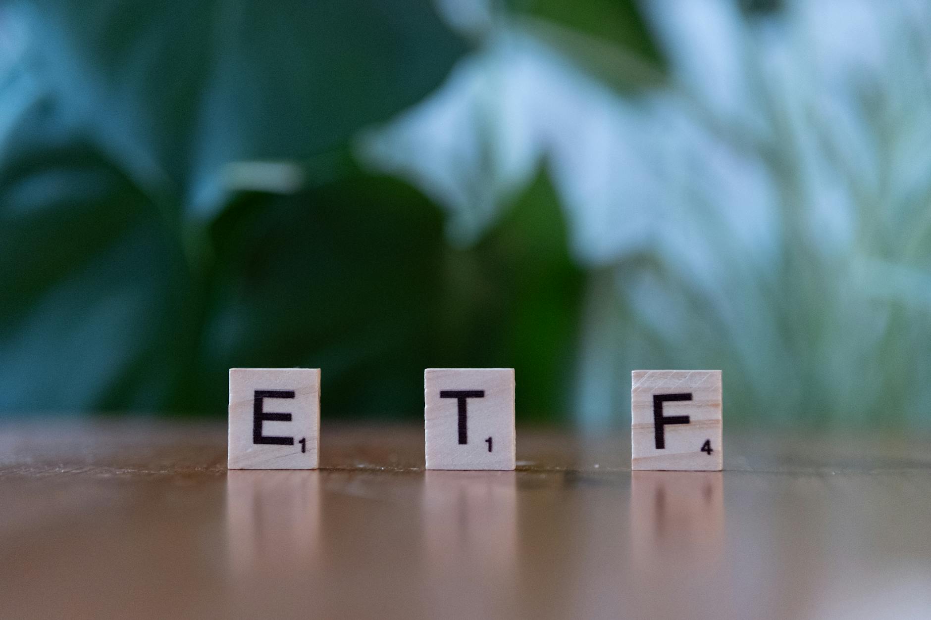ETF คืออะไร: คู่มือลงทุน Exchange Traded Fund สำหรับคนไทย — ETF คืออะไร ต่างจากกองทุนรวมอย่างไร | Forex คู่มือ iCafeForex