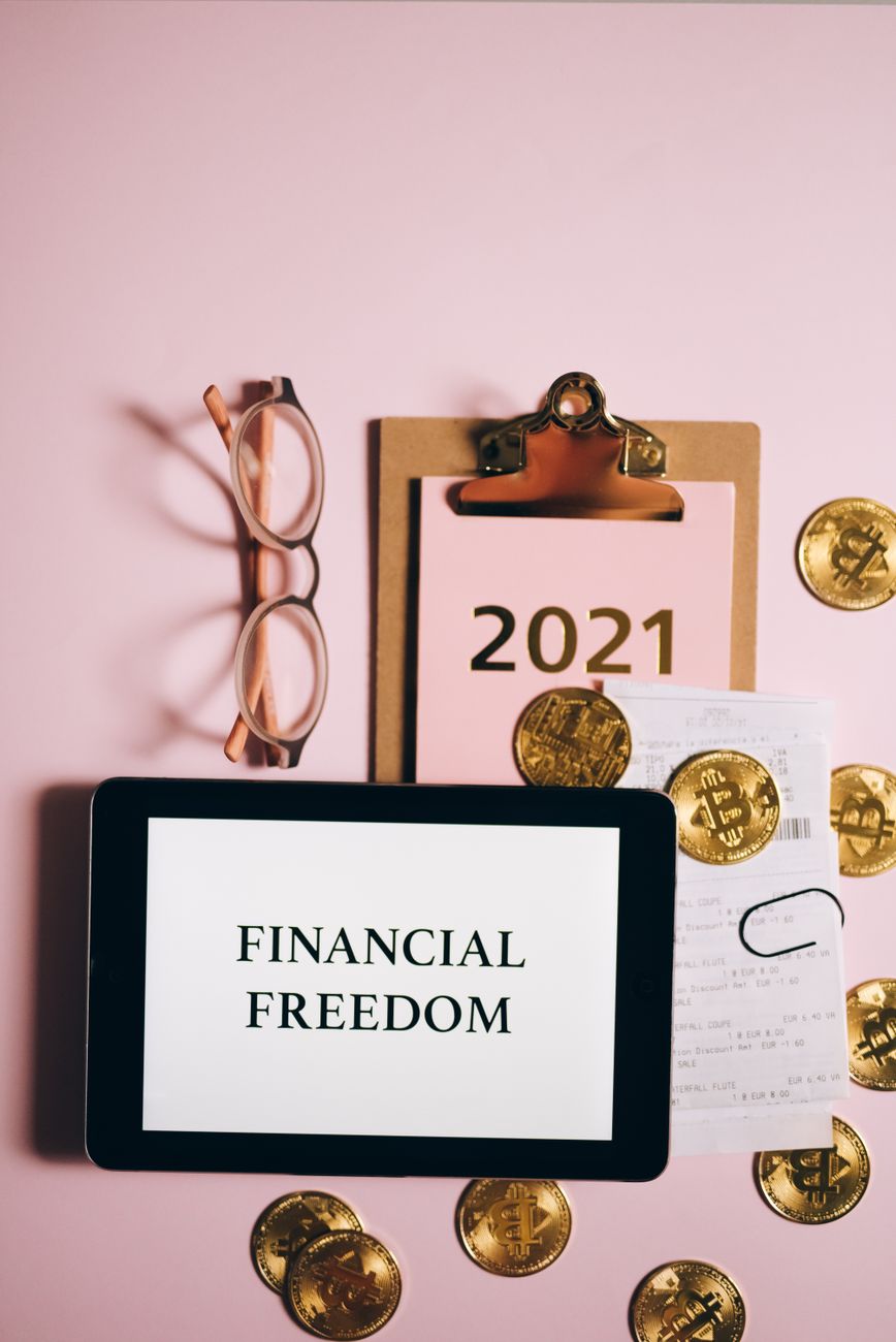 จากโปรแกรมเมอร์สู่ Financial Freedom เส้นทางที่ผมเดิน — ปีที่ 2-5: เพิ่มรายได้ด้วยทักษะ IT | Forex คู่มือ iCafeForex